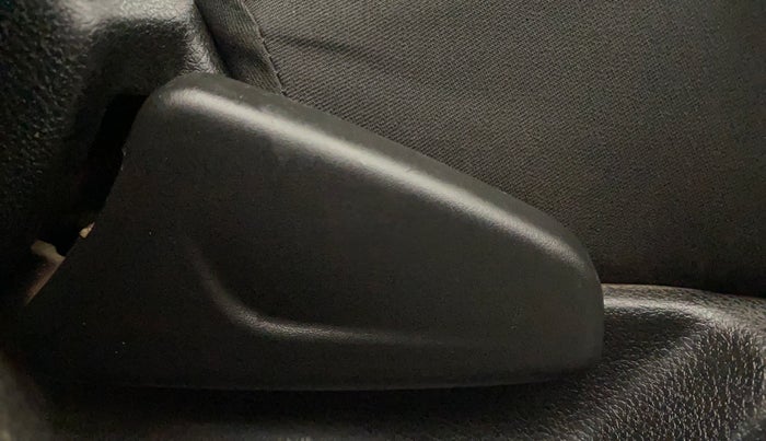 2017 Renault Kwid RXL 1.0, Petrol, Manual, 1,17,575 km, Driver Side Adjustment Panel