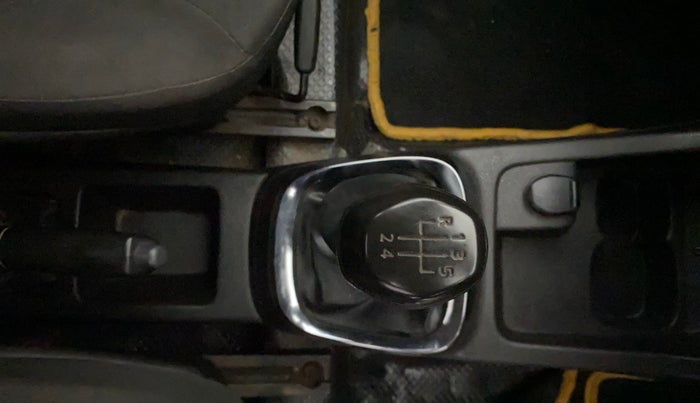 2017 Renault Kwid RXL 1.0, Petrol, Manual, 1,17,575 km, Gear Lever