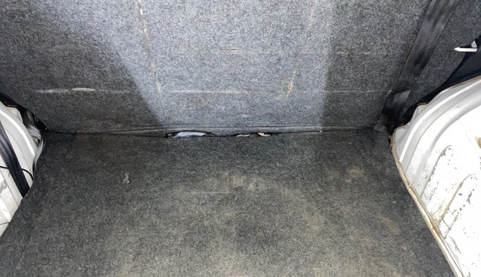 2017 Renault Kwid RXL 1.0, Petrol, Manual, 1,17,575 km, Boot Inside