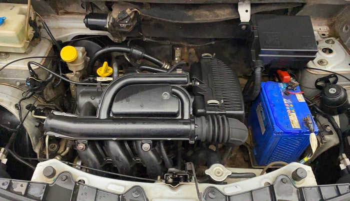 2017 Renault Kwid RXL 1.0, Petrol, Manual, 1,17,575 km, Engine View