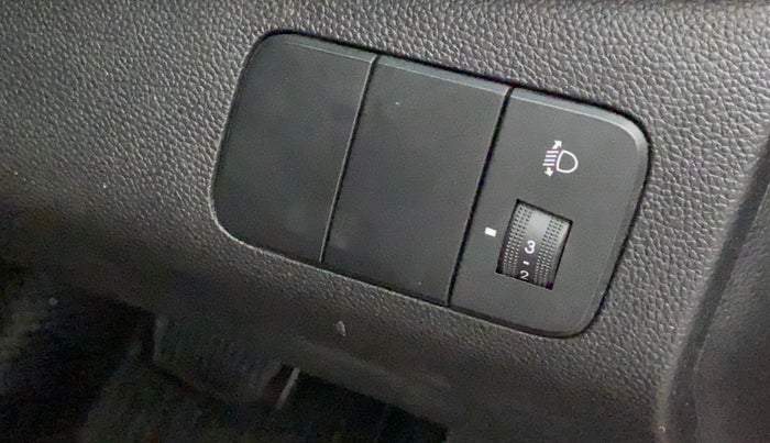 2016 Hyundai Grand i10 ASTA (O) AT 1.2 KAPPA VTVT, Petrol, Automatic, 86,254 km, Dashboard - Headlight height adjustment not working