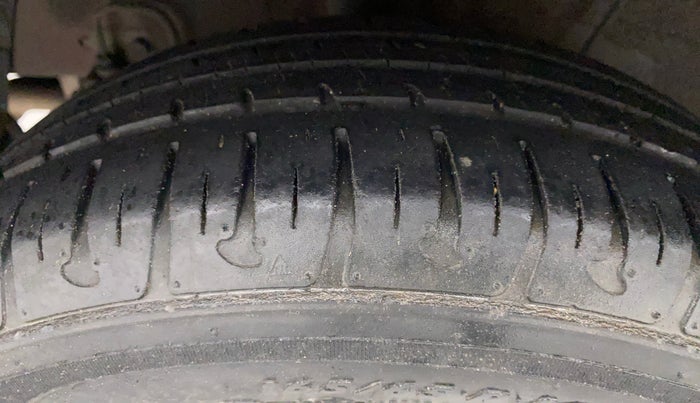 2016 Hyundai Grand i10 ASTA (O) AT 1.2 KAPPA VTVT, Petrol, Automatic, 86,254 km, Right Rear Tyre Tread