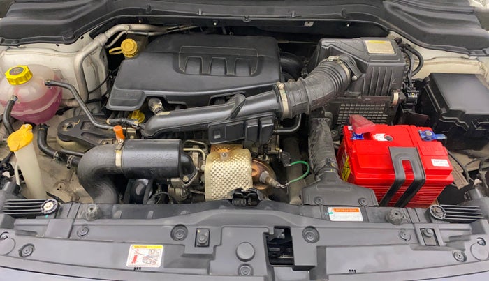 2020 Mahindra XUV300 W8 (O) 1.2 PETROL, Petrol, Manual, 33,672 km, Open Bonet