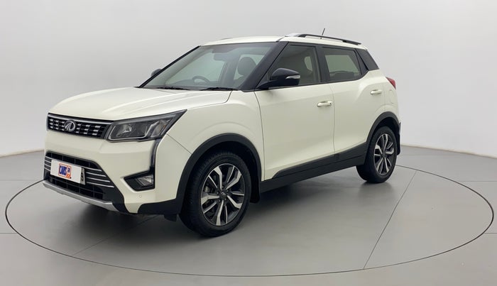 2020 Mahindra XUV300 W8 (O) 1.2 PETROL, Petrol, Manual, 33,672 km, Left Front Diagonal