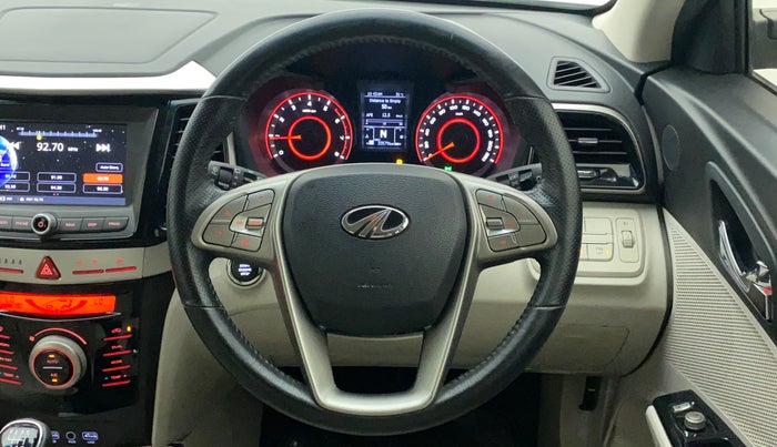 2020 Mahindra XUV300 W8 (O) 1.2 PETROL, Petrol, Manual, 33,672 km, Steering Wheel Close Up