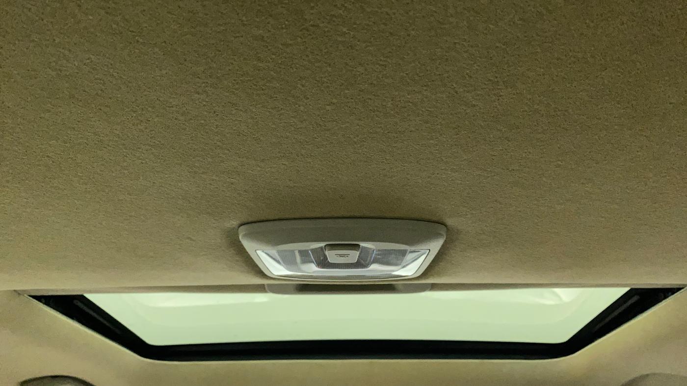 2020 Mahindra XUV300 W8 (O) 1.2 PETROL, Petrol, Manual, 33,672 km, Moonroof/ Sunroof