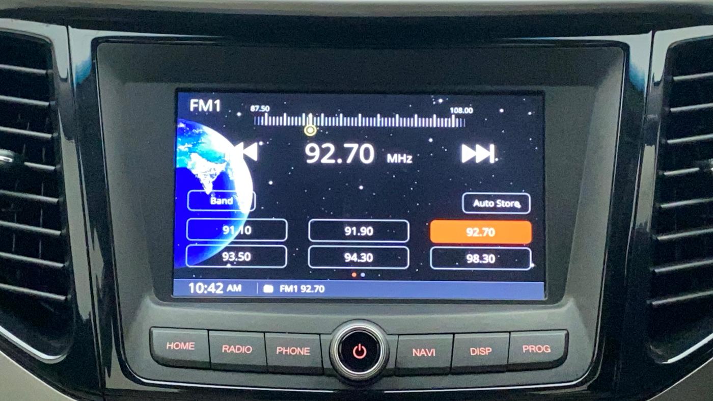 2020 Mahindra XUV300 W8 (O) 1.2 PETROL, Petrol, Manual, 33,672 km, Infotainment System