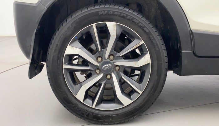 2020 Mahindra XUV300 W8 (O) 1.2 PETROL, Petrol, Manual, 33,672 km, Right Rear Wheel