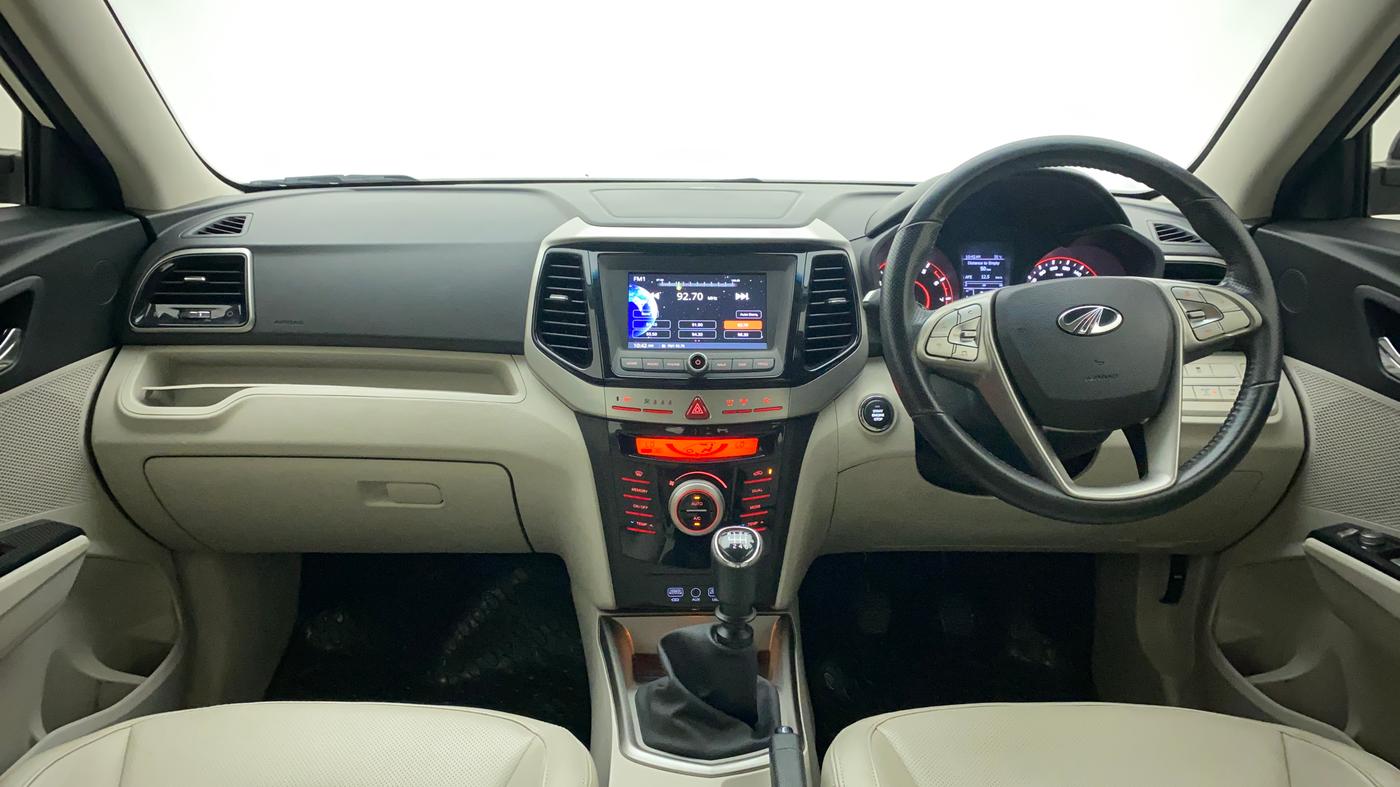 2020 Mahindra XUV300 W8 (O) 1.2 PETROL, Petrol, Manual, 33,672 km, Dashboard