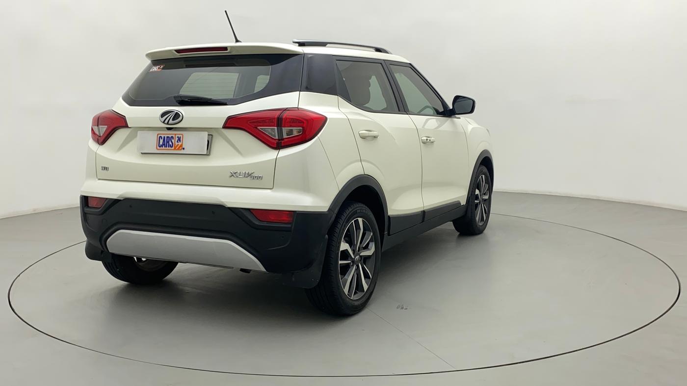 2020 Mahindra XUV300 W8 (O) 1.2 PETROL, Petrol, Manual, 33,672 km, Right Back Diagonal