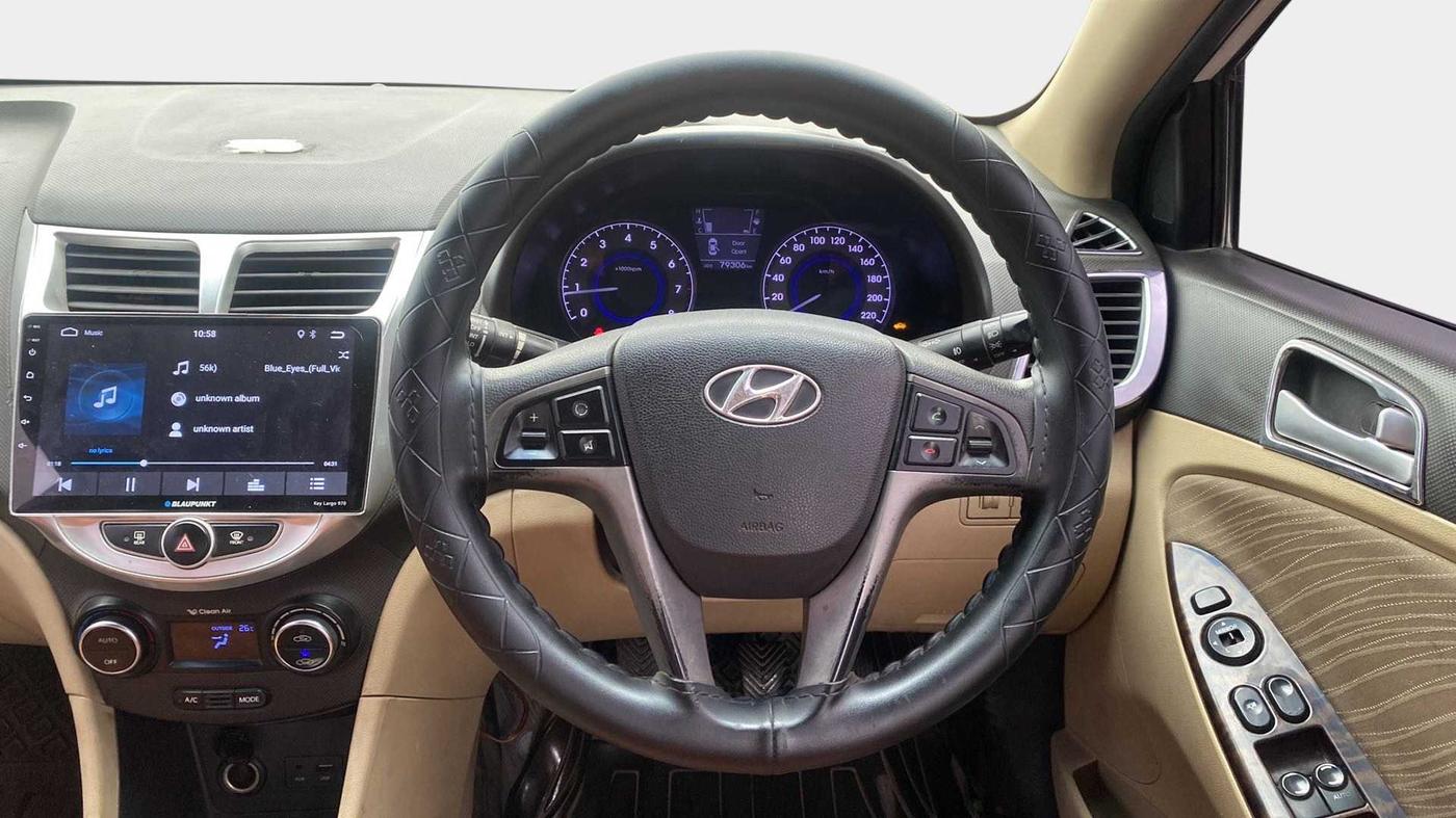 2015 Hyundai Verna FLUIDIC 4S 1.6 VTVT S(O), Petrol, Manual, 79,281 km, Steering Wheel Close Up