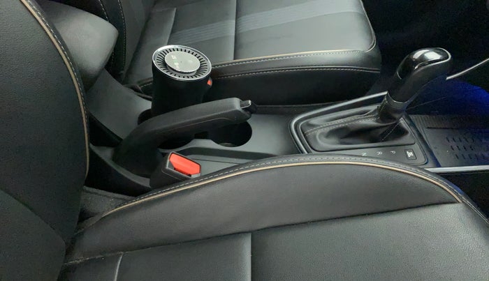 2020 Hyundai NEW I20 ASTA (O) 1.0 TURBO GDI DCT, Petrol, Automatic, 33,172 km, Gear Lever
