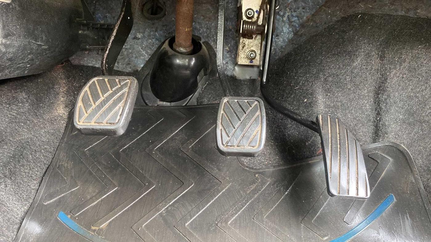 2018 Maruti Wagon R 1.0 VXI, Petrol, Manual, 5,681 km, Pedals