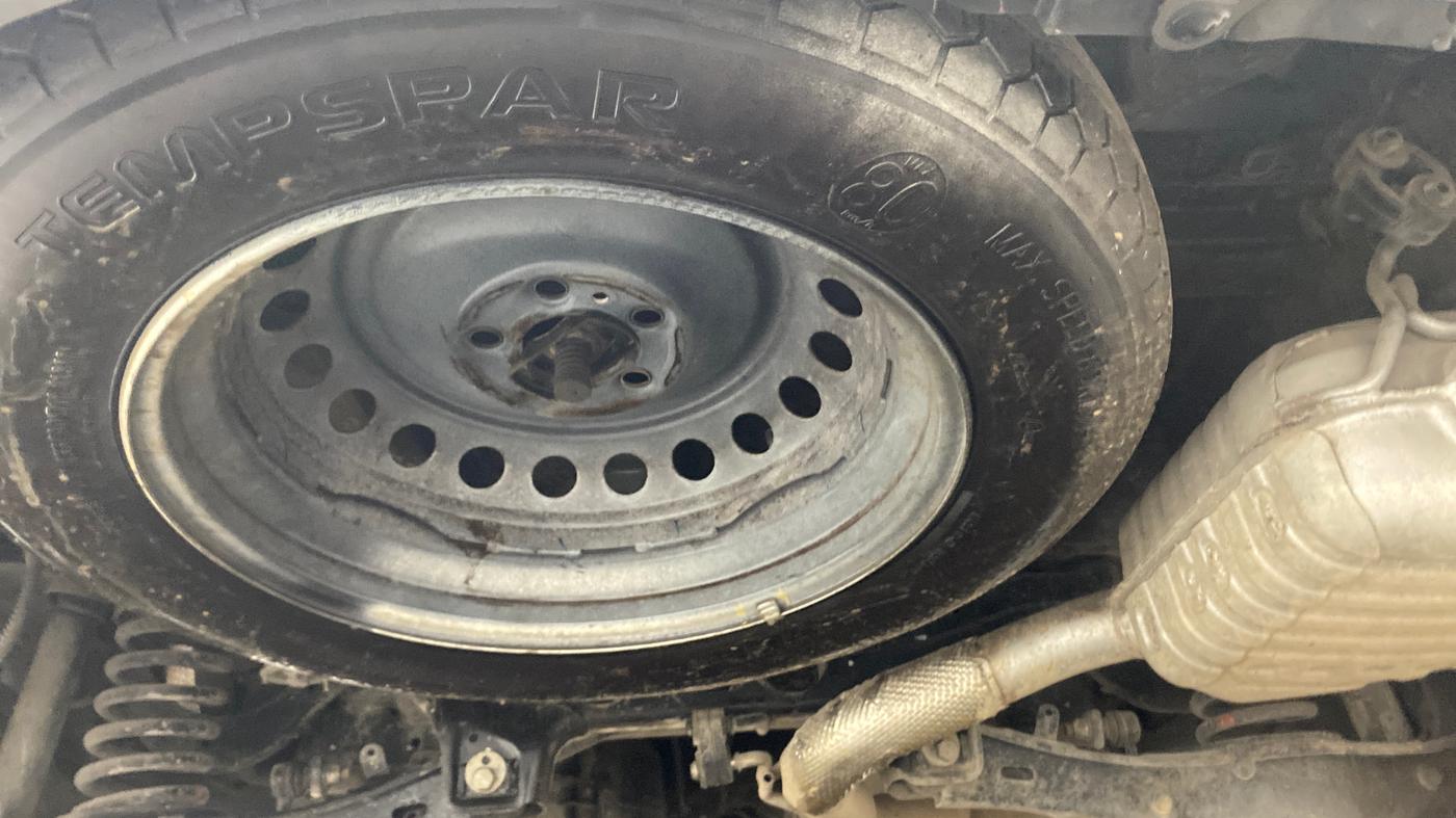 2022 Mahindra XUV700 AX 7 P AT 7 STR, Petrol, Automatic, 62,111 km, Spare Tyre