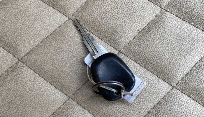 2016 Maruti Alto K10 LXI, Petrol, Manual, 19,214 km, Key Close Up