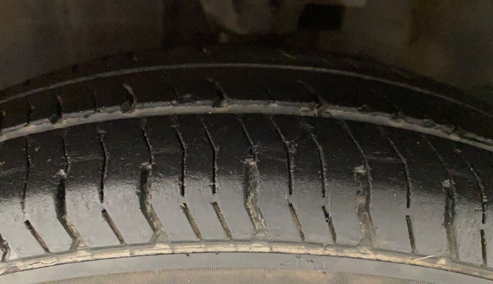 2012 Hyundai i10 MAGNA 1.2, Petrol, Manual, 52,736 km, Left Front Tyre Tread