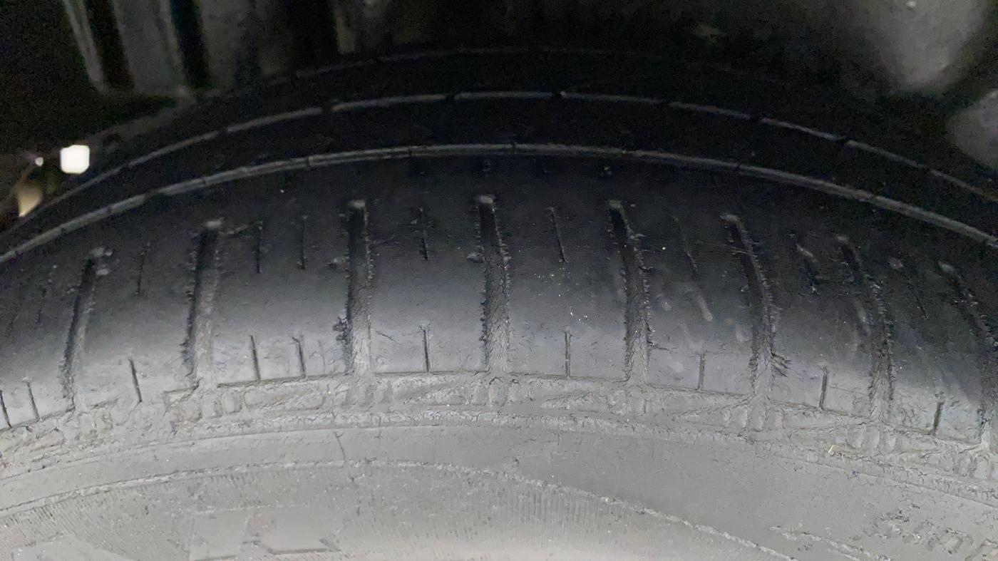 2016 Maruti Swift Dzire ZDI AMT, Diesel, Automatic, 64,024 km, Right Rear Tyre Tread