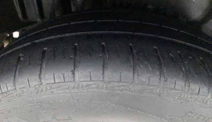 2016 Maruti Swift Dzire ZDI AMT, Diesel, Automatic, 64,024 km, Right Rear Tyre Tread