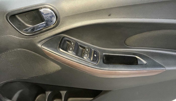 2018 Ford FREESTYLE TITANIUM PLUS 1.2 PETROL, Petrol, Manual, 33,964 km, Driver Side Door Panels Control