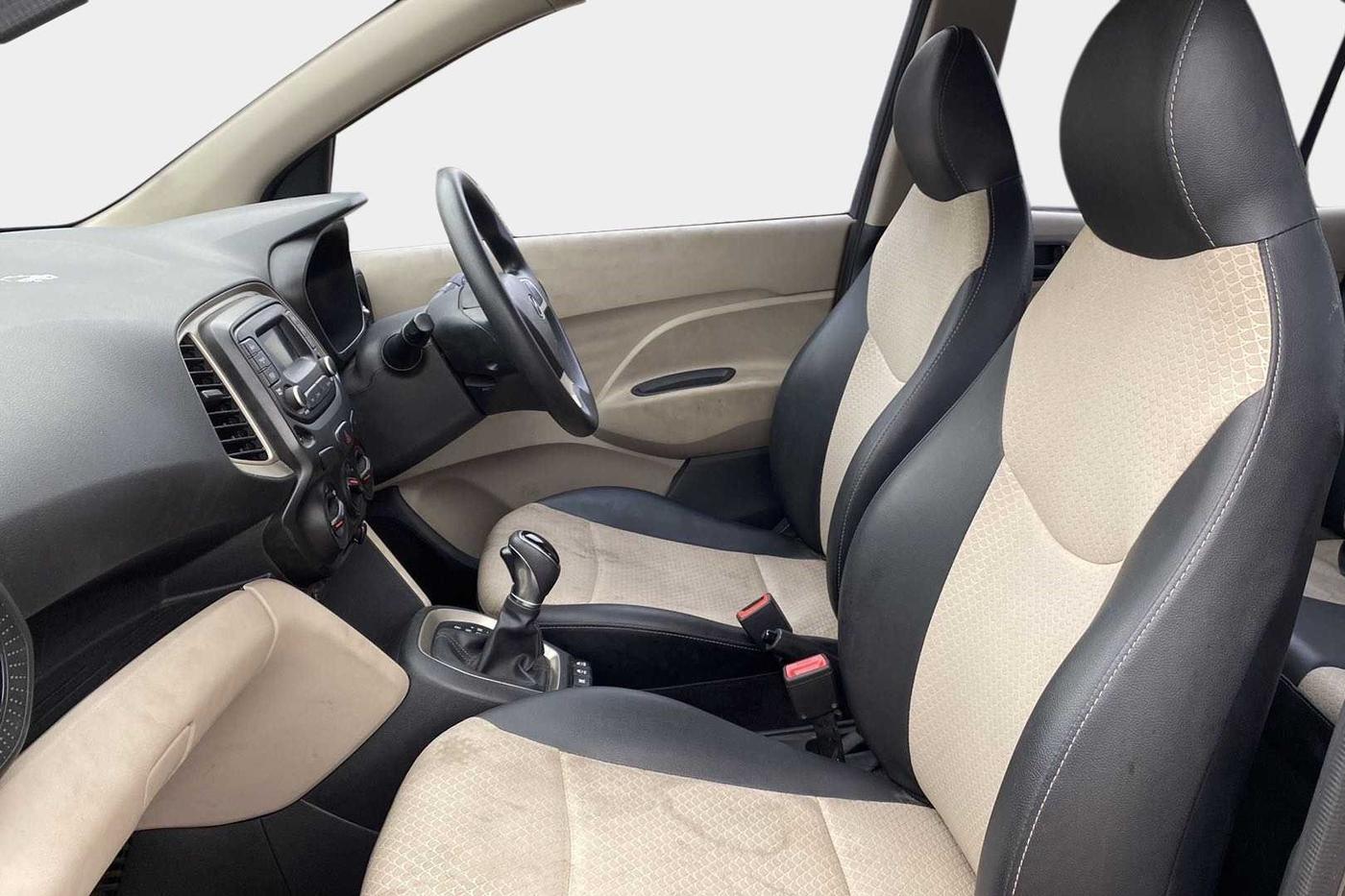 2020 Hyundai NEW SANTRO MAGNA AMT, Petrol, Automatic, 18,828 km, Right Side Front Door Cabin