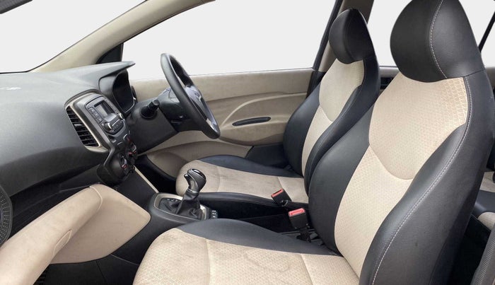 2020 Hyundai NEW SANTRO MAGNA AMT, Petrol, Automatic, 18,828 km, Right Side Front Door Cabin