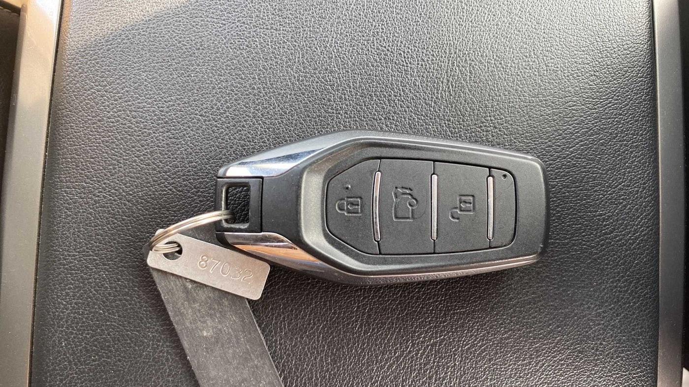 2019 Mahindra XUV500 W7, Diesel, Manual, 35,632 km, Key Close Up