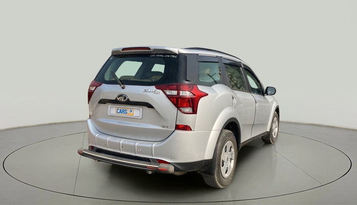 2019 Mahindra XUV500 W7, Diesel, Manual, 35,632 km, Right Back Diagonal