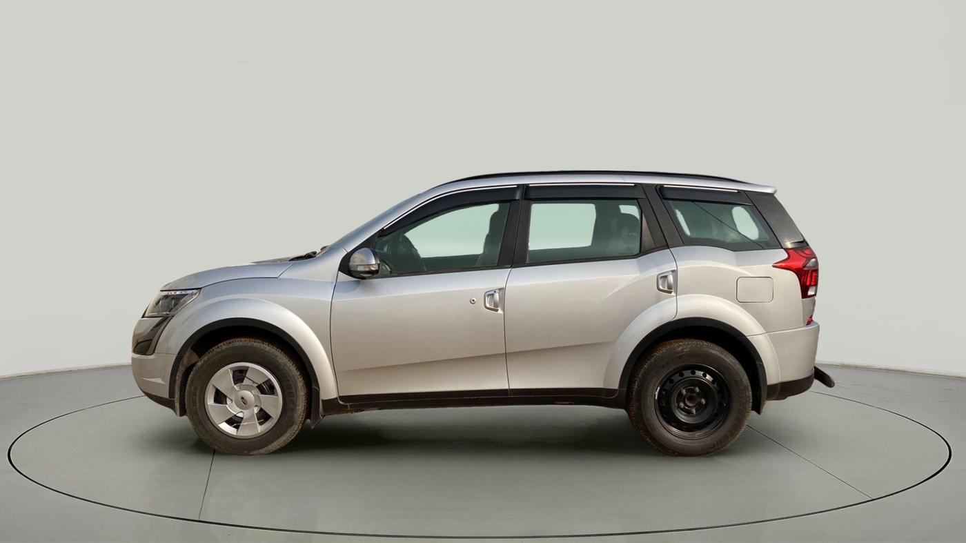 2019 Mahindra XUV500 W7, Diesel, Manual, 35,632 km, Left Side