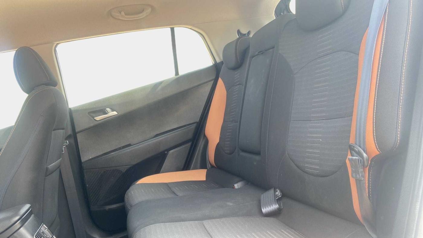 2018 Hyundai Creta SX 1.6 PETROL DUAL TONE, Petrol, Manual, 7,919 km, Right Side Rear Door Cabin