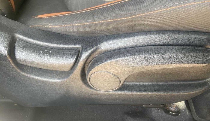 2018 Hyundai Creta SX 1.6 PETROL DUAL TONE, Petrol, Manual, 7,919 km, Driver Side Adjustment Panel