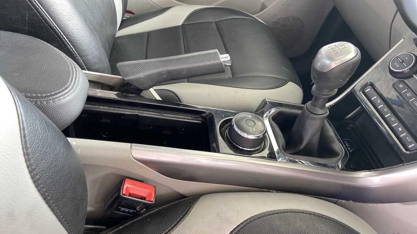 2017 Tata NEXON XZ PLUS PETROL, Petrol, Manual, 88,138 km, Gear Lever