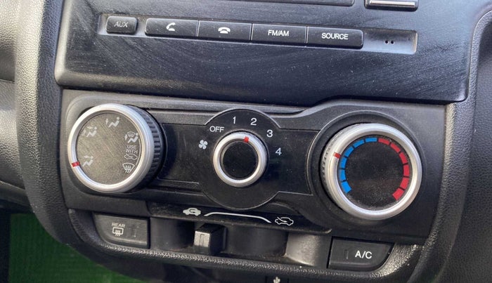 2018 Honda WR-V 1.2L I-VTEC S MT, Petrol, Manual, 35,385 km, AC Unit - Minor issue in the heater switch