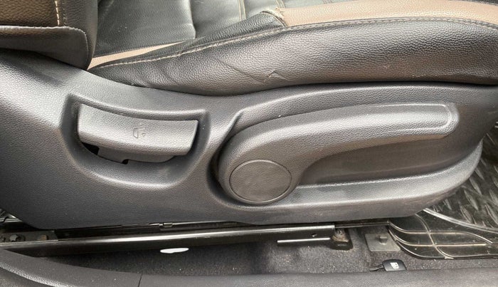2018 Hyundai Elite i20 ASTA 1.2, Petrol, Manual, 66,485 km, Driver Side Adjustment Panel