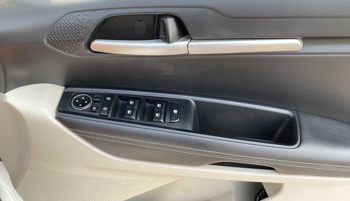2021 KIA SONET HTX 1.0 IMT, Petrol, Manual, 31,750 km, Driver Side Door Panels Control