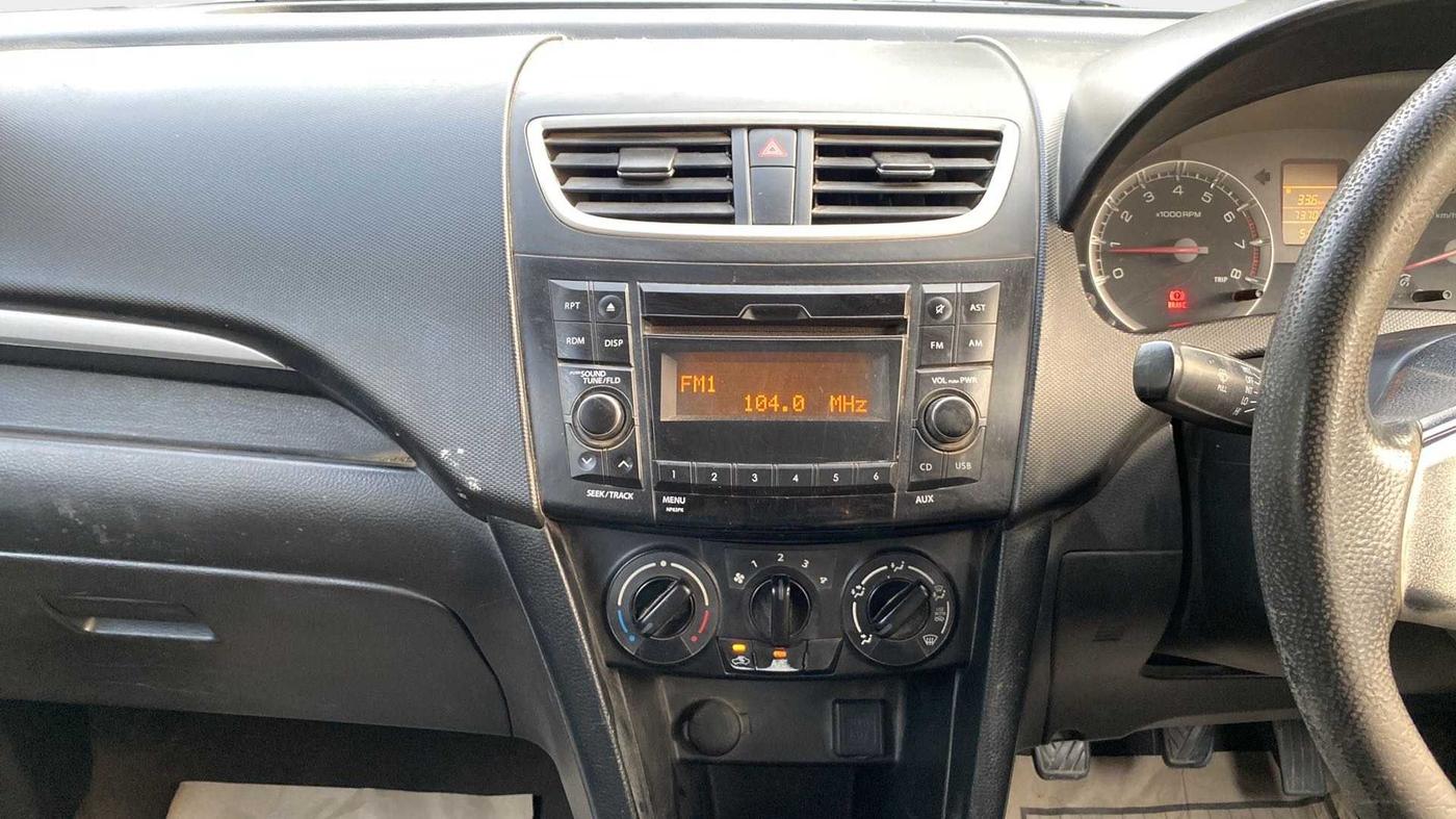 2015 Maruti Swift VXI, Petrol, Manual, 73,674 km, Air Conditioner