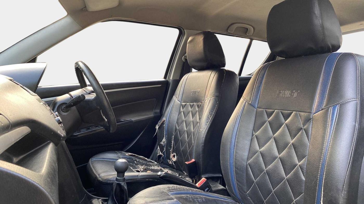 2015 Maruti Swift VXI, Petrol, Manual, 73,674 km, Right Side Front Door Cabin