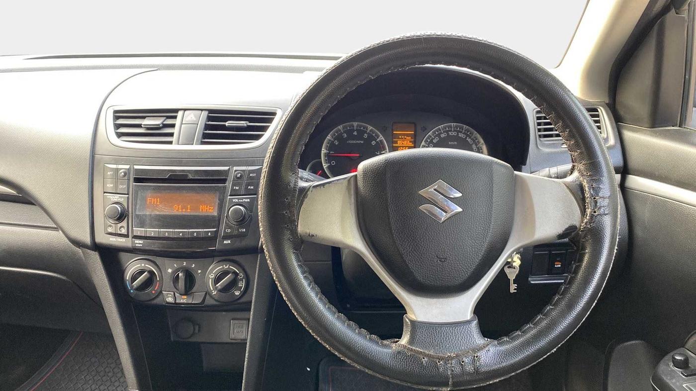 2015 Maruti Swift VXI, Petrol, Manual, 95,445 km, Steering Wheel Close Up