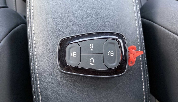 2022 Tata NEXON XZ PLUS (O) PETROL DARK EDITION, Petrol, Manual, 21,896 km, Key Close Up