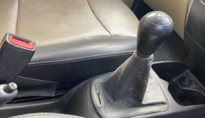 2014 Hyundai Eon ERA +, Petrol, Manual, 95,421 km, Gear Lever