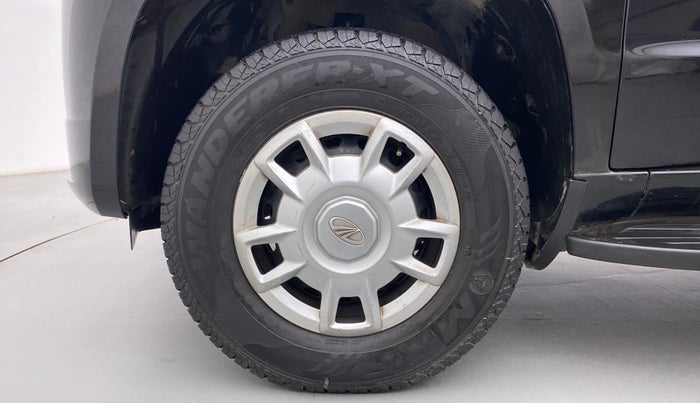 2016 Mahindra TUV300 T6 PLUS, Diesel, Manual, 76,557 km, Left Front Wheel