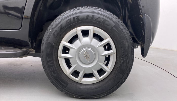 2016 Mahindra TUV300 T6 PLUS, Diesel, Manual, 76,557 km, Left Rear Wheel