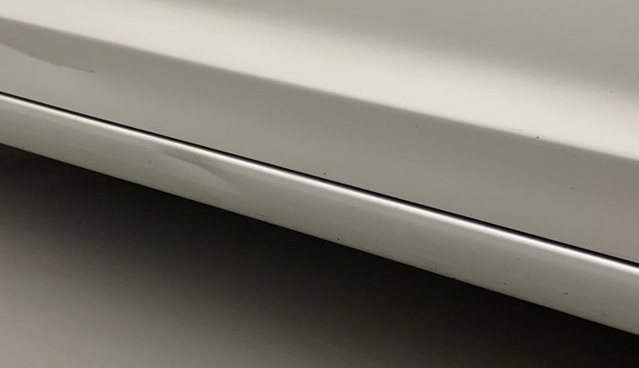 2016 Hyundai New Elantra 2.0 SX(O) AT PETROL, Petrol, Automatic, 1,21,498 km, Right running board - Slightly dented