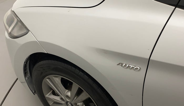 2016 Hyundai New Elantra 2.0 SX(O) AT PETROL, Petrol, Automatic, 1,21,498 km, Left fender - Minor scratches