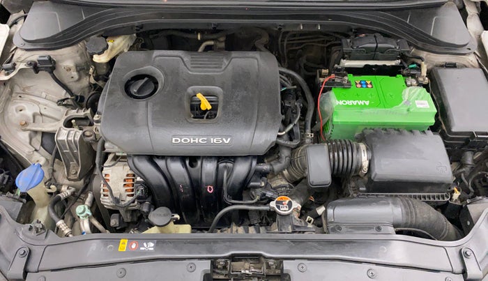 2016 Hyundai New Elantra 2.0 SX(O) AT PETROL, Petrol, Automatic, 1,21,498 km, Open Bonet