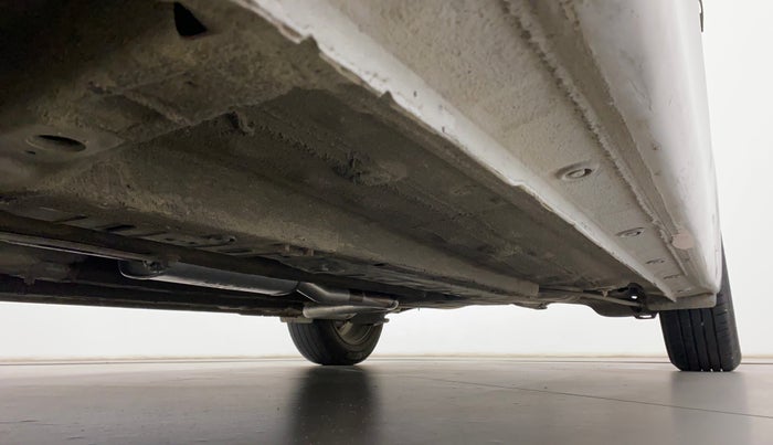 2016 Hyundai New Elantra 2.0 SX(O) AT PETROL, Petrol, Automatic, 1,21,498 km, Right Side Underbody