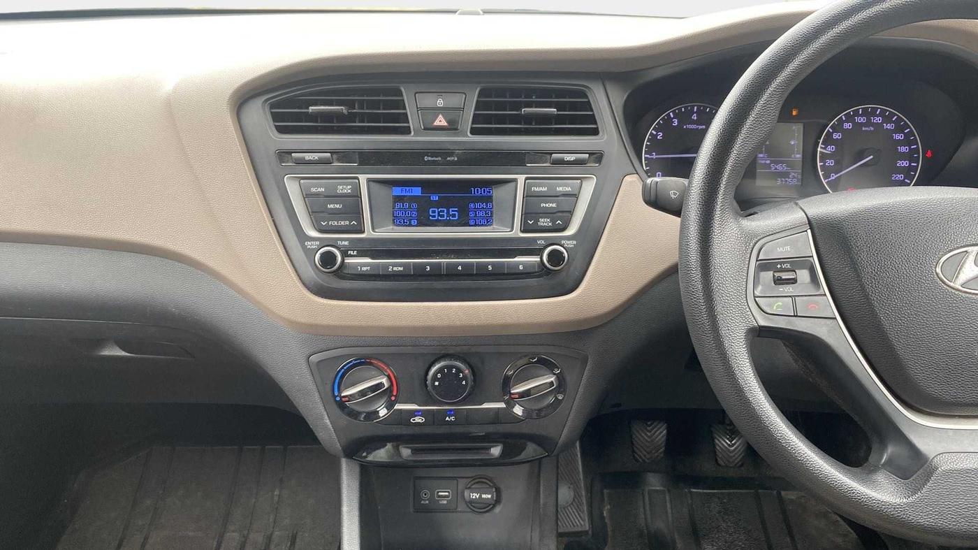 2015 Hyundai Elite i20 MAGNA 1.2, Petrol, Manual, 37,737 km, Infotainment System