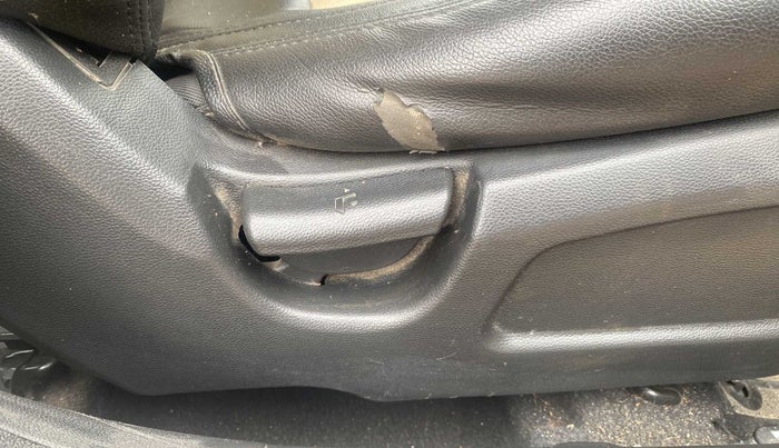 2015 Hyundai Elite i20 MAGNA 1.2, Petrol, Manual, 37,737 km, Driver Side Adjustment Panel