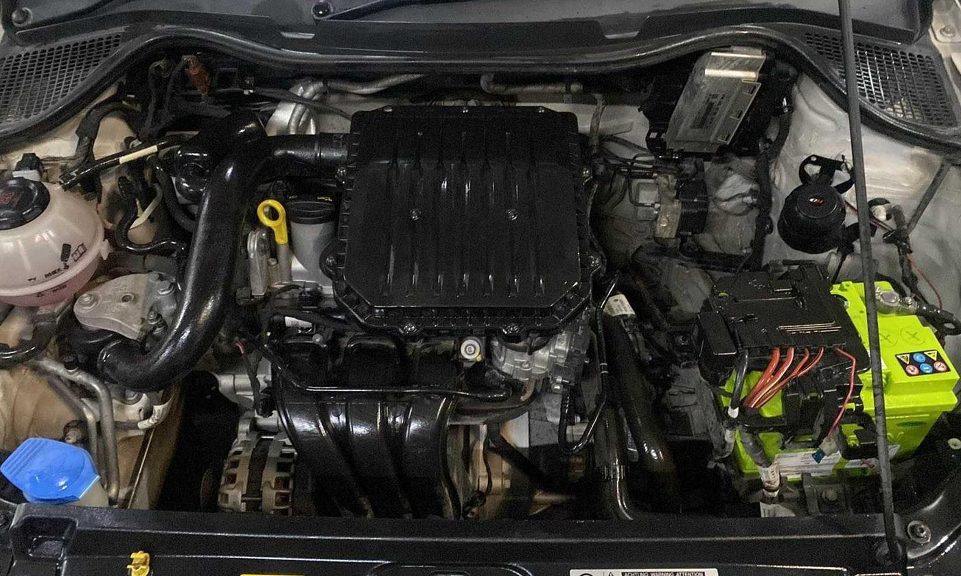 2020 Volkswagen Polo TRENDLINE 1.0L, Petrol, Manual, 45,052 km, Open Bonet