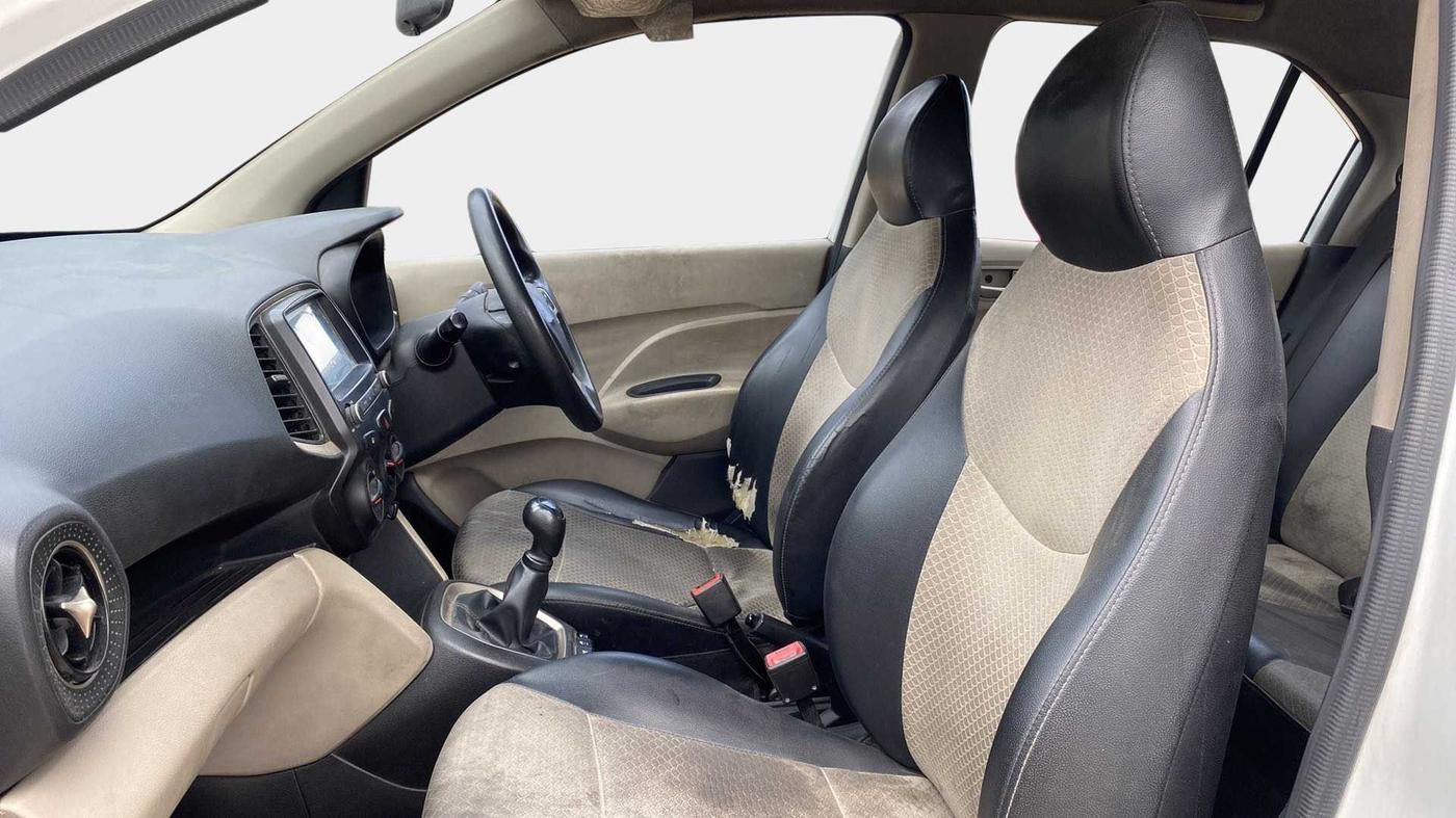 2018 Hyundai NEW SANTRO SPORTZ MT, Petrol, Manual, 82,069 km, Right Side Front Door Cabin