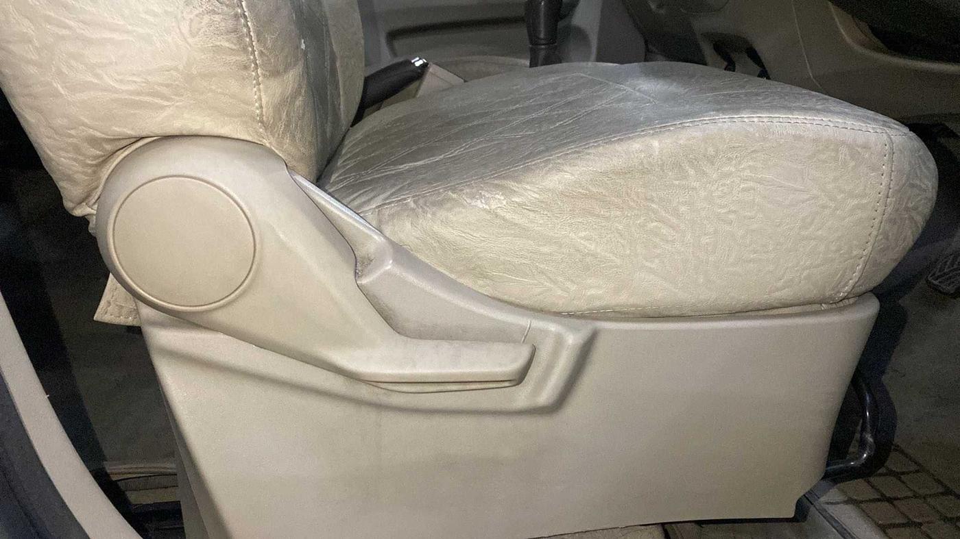 2020 Maruti Ertiga VXI CNG, CNG, Manual, 96,868 km, Driver Side Adjustment Panel